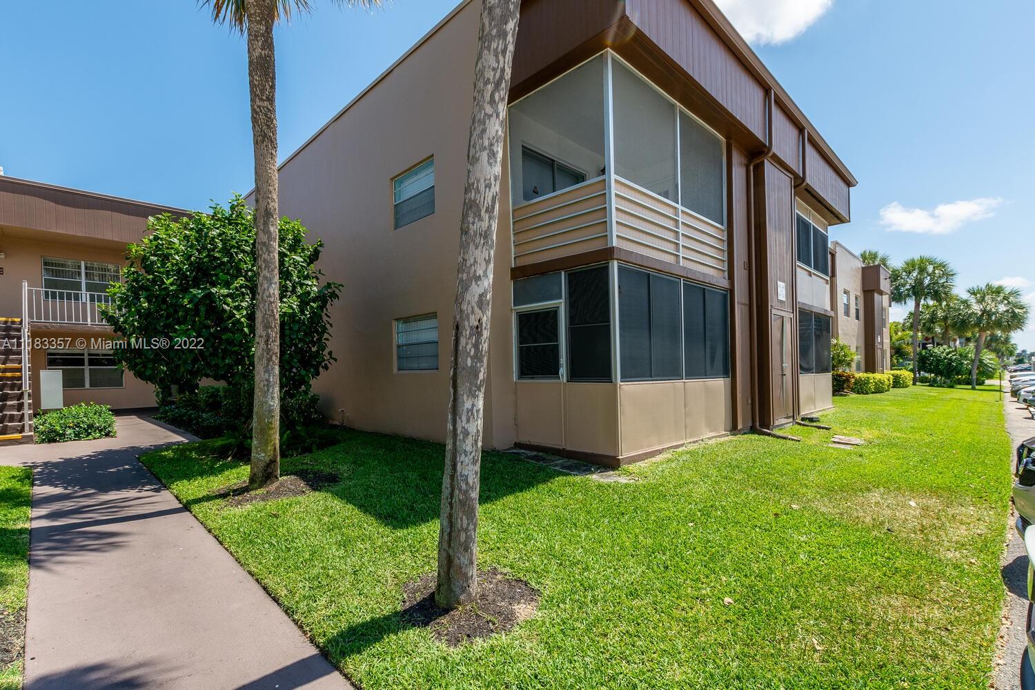 KINGS POINT BURGUNDY COND - Residential