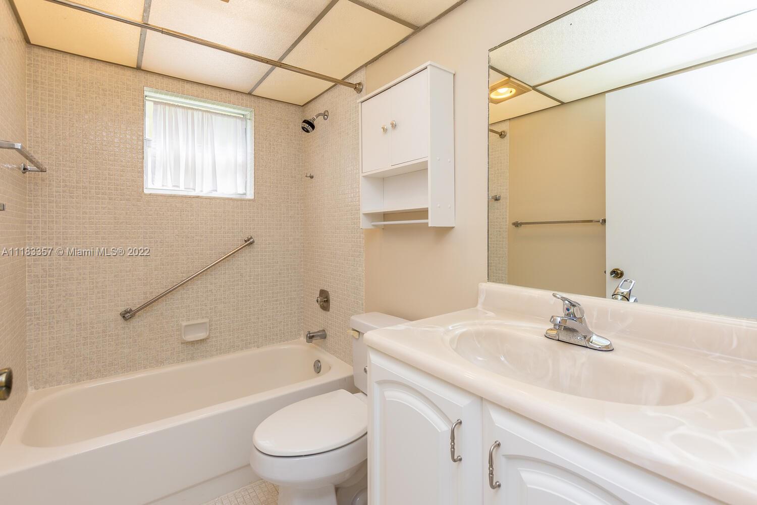 KINGS POINT BURGUNDY COND - Residential