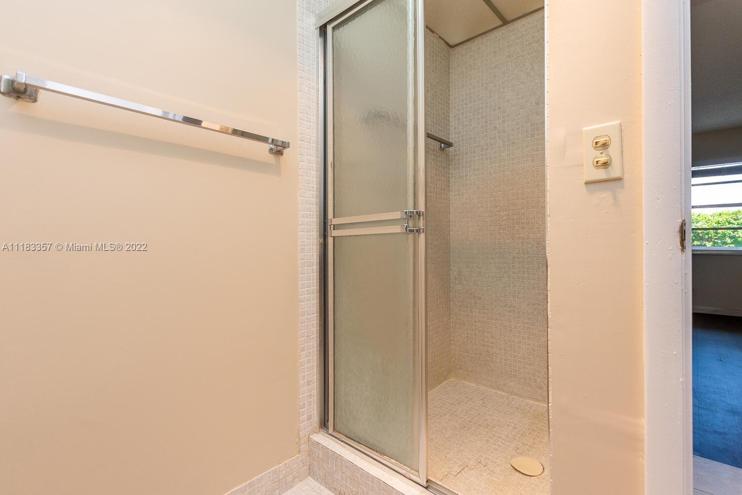 KINGS POINT BURGUNDY COND - Residential