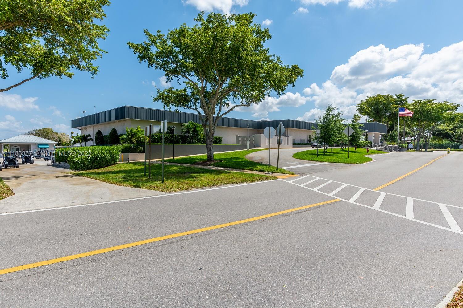 KINGS POINT BURGUNDY COND - Residential