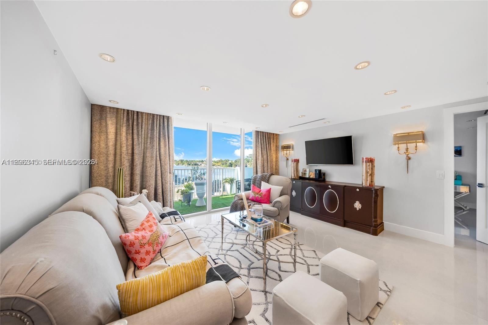 5838 CONDOMINIUM - Residential
