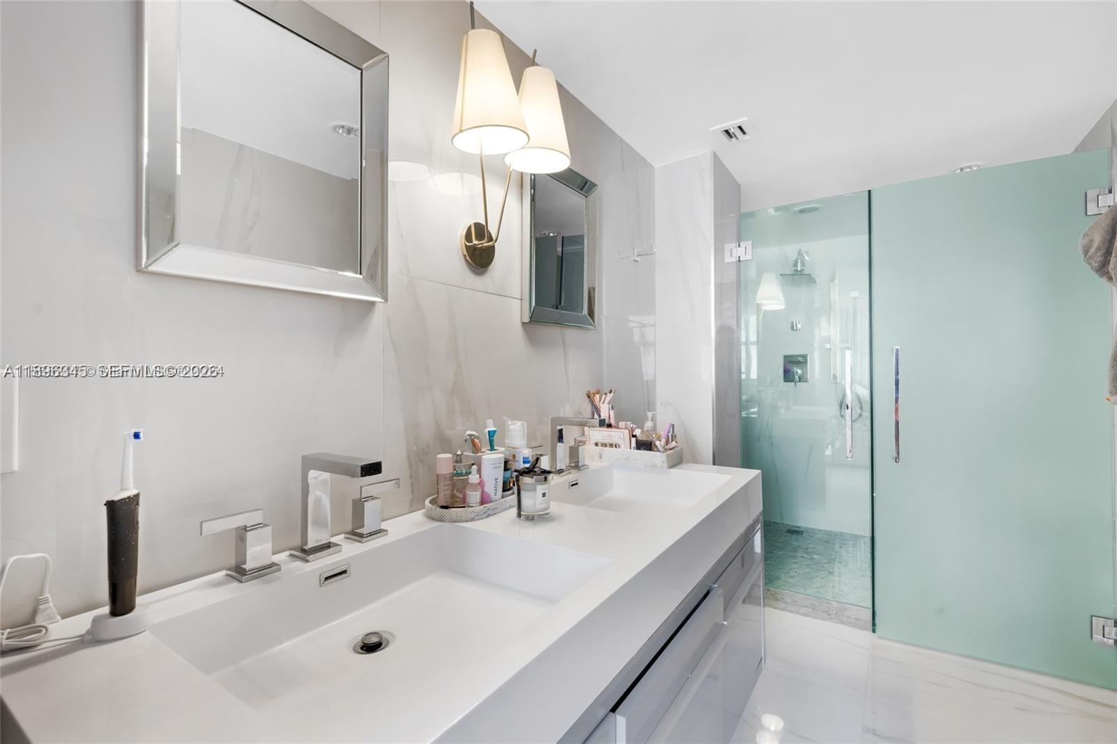 5838 CONDOMINIUM - Residential