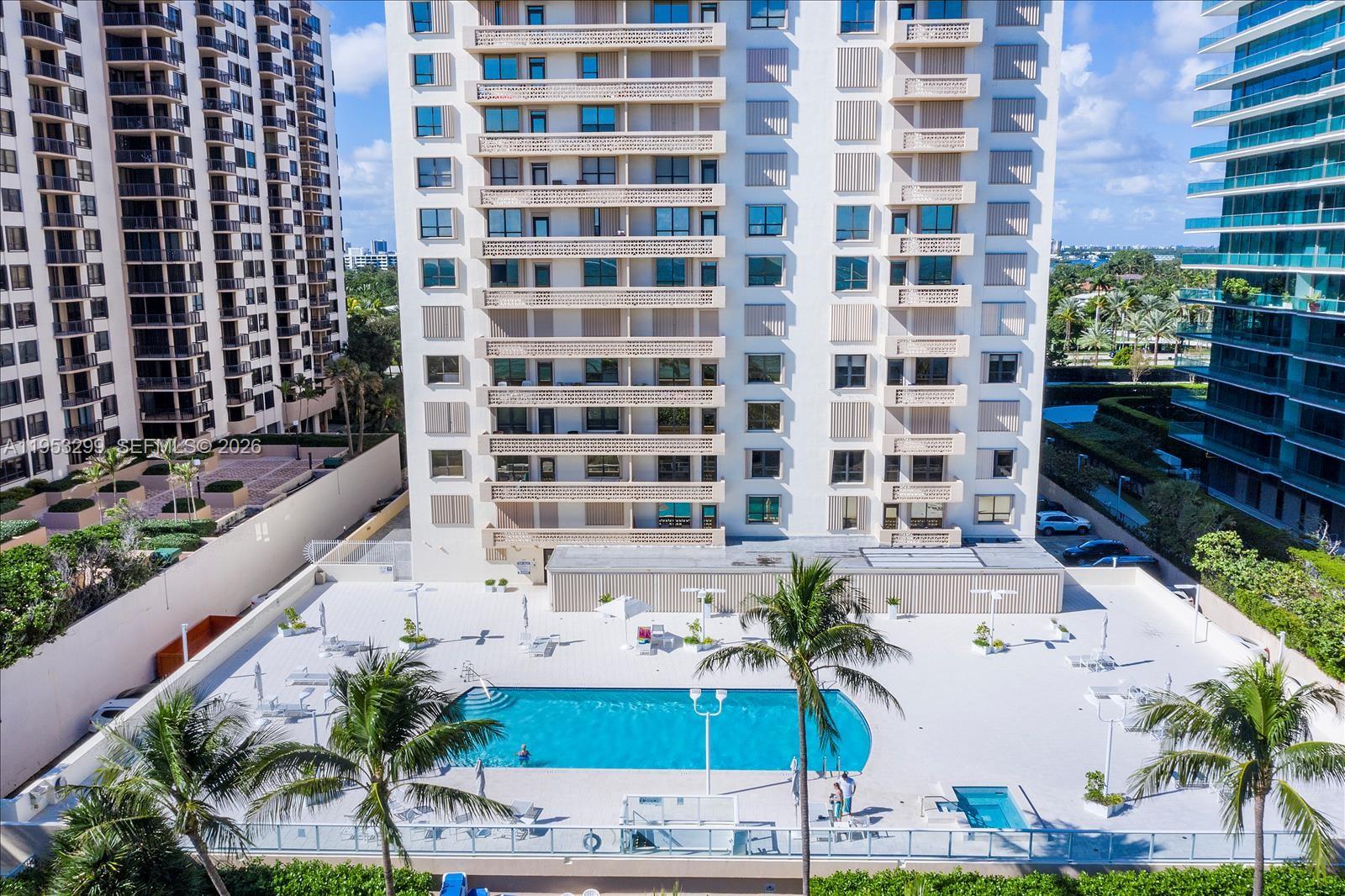 THE PLAZA OF BAL HARBOUR - Residential