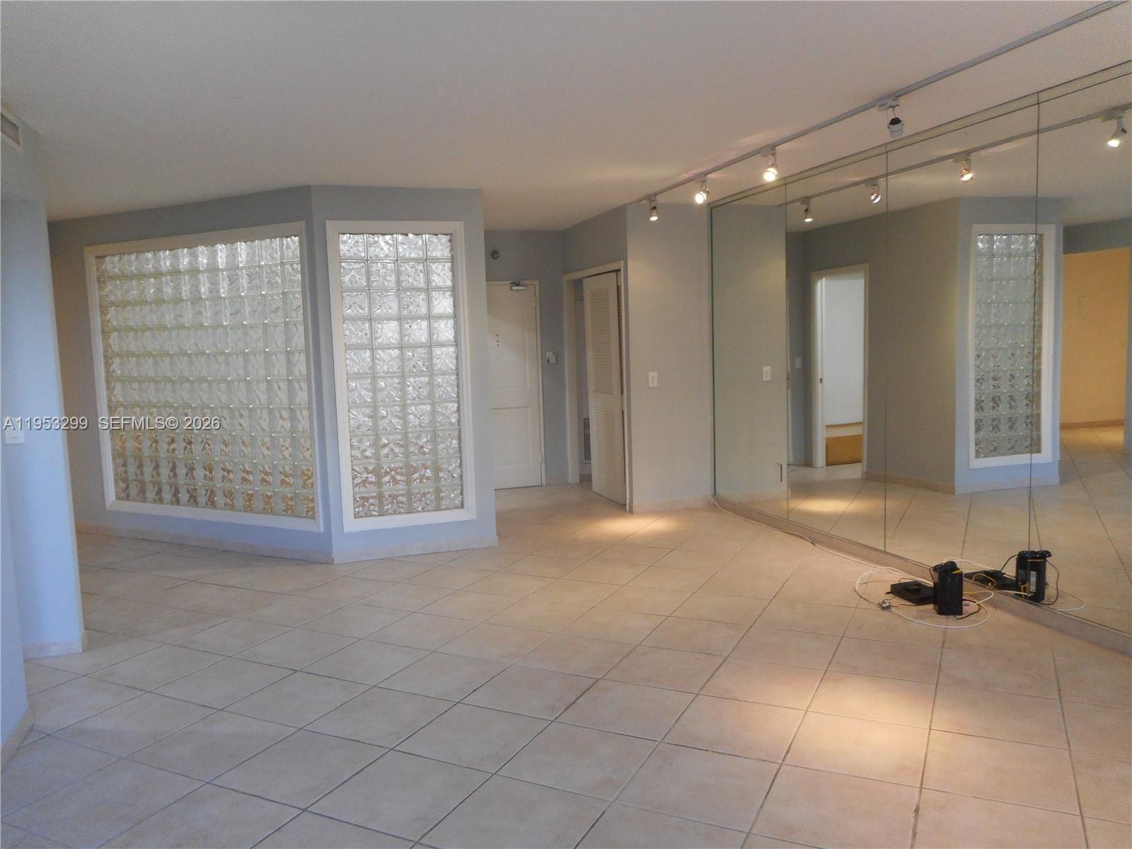 THE PLAZA OF BAL HARBOUR - Residential
