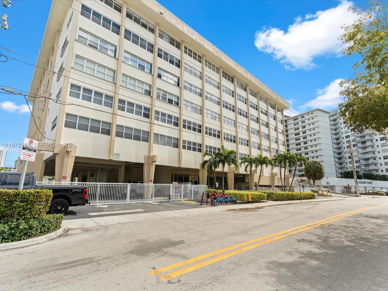 GOLDEN SAILS CONDO - Residential