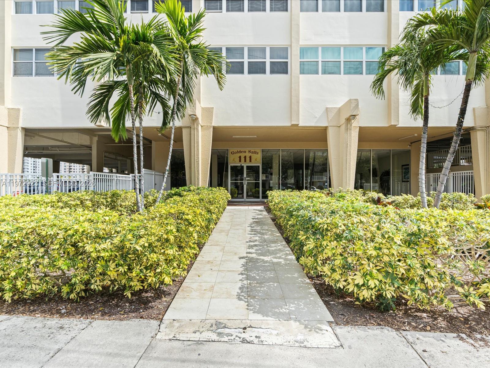 GOLDEN SAILS CONDO - Residential