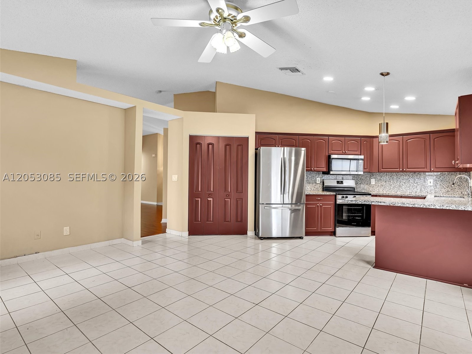 LAKES OF NEWPORT II - Residential
