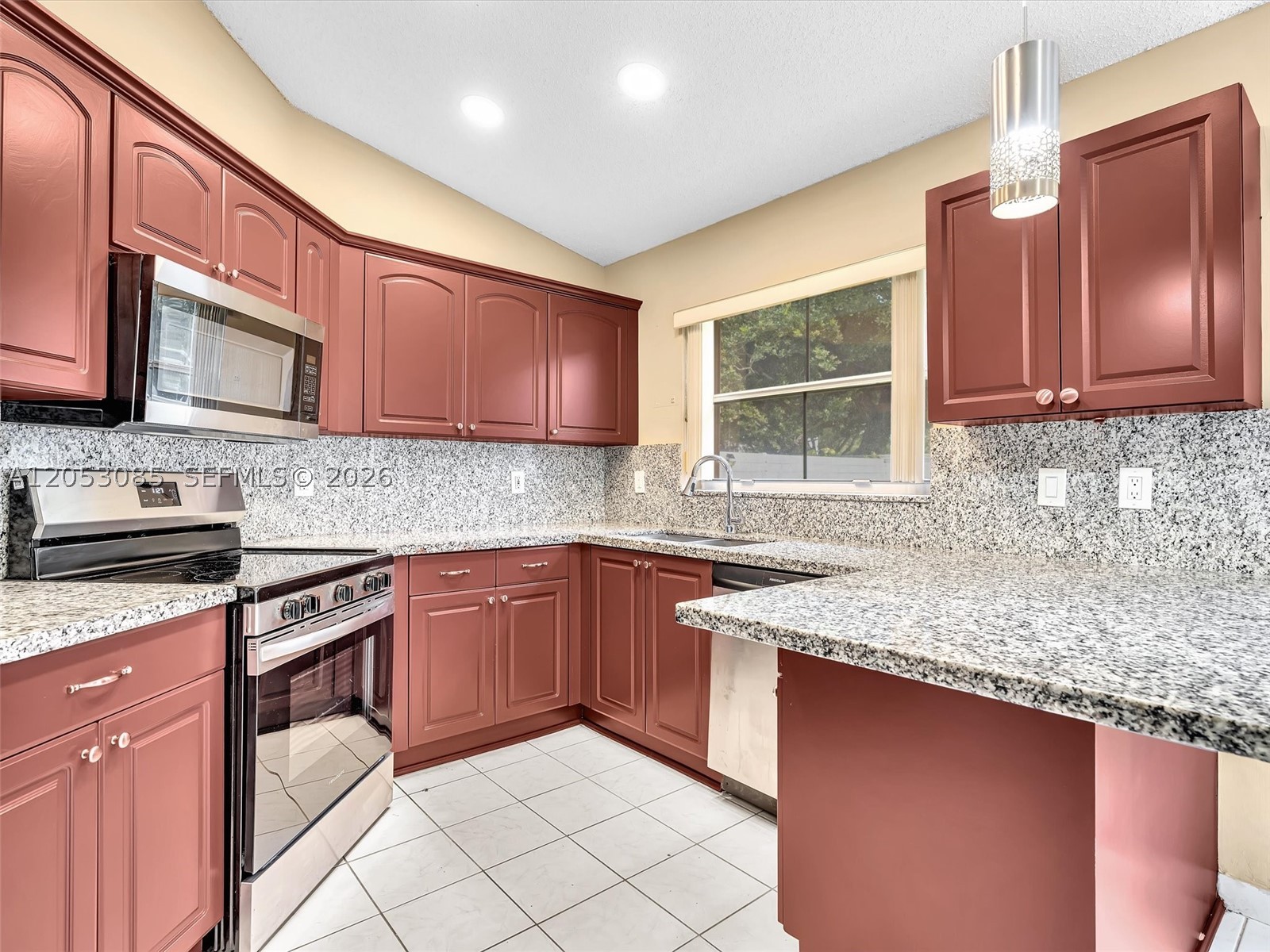 LAKES OF NEWPORT II - Residential
