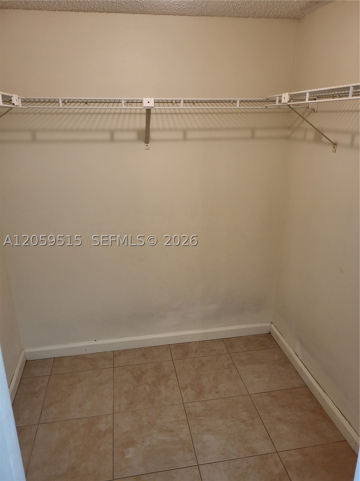 BUILDING NINE OF RACQUET - Residential