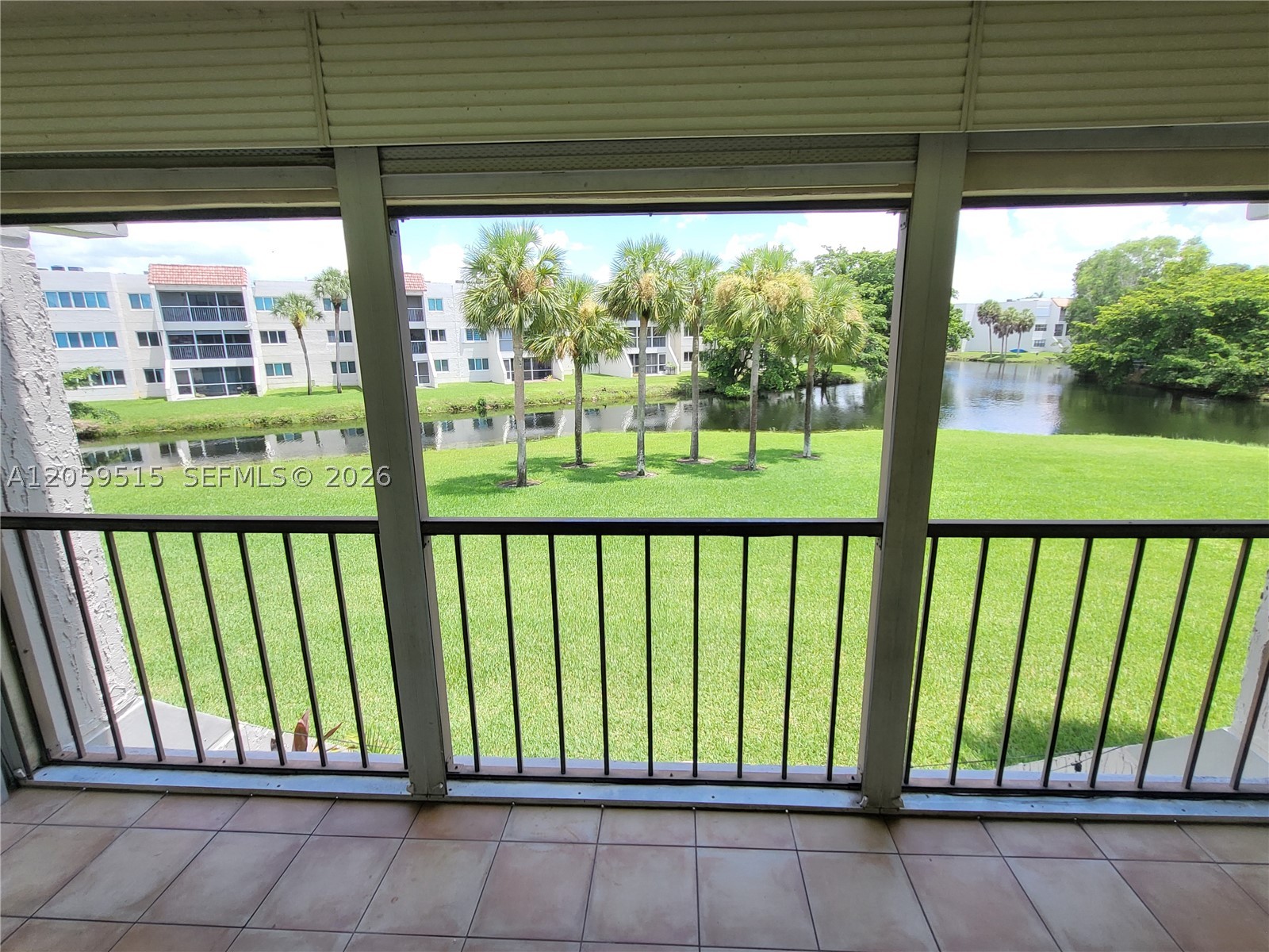 BUILDING NINE OF RACQUET - Residential
