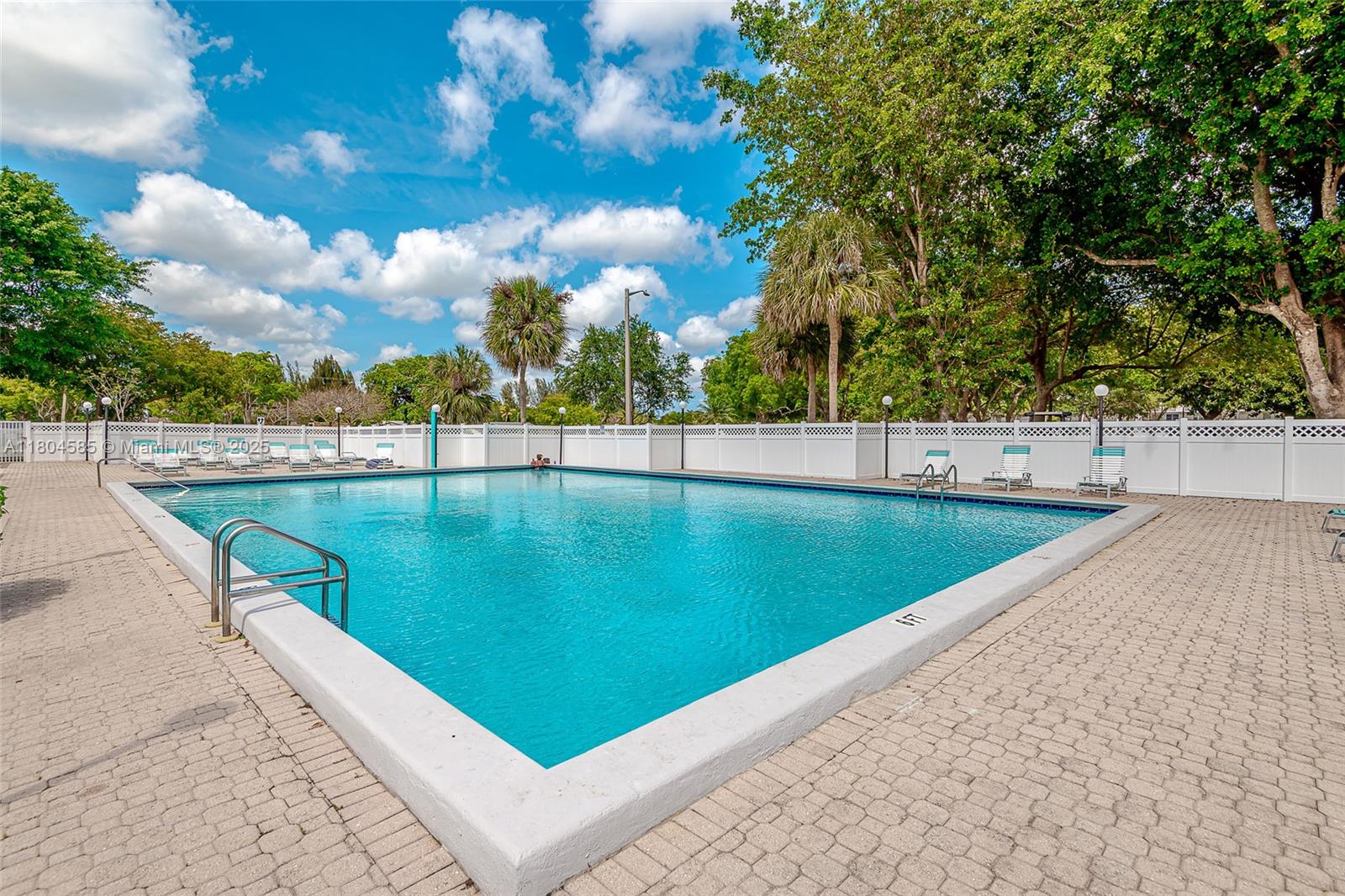 ROLLING HILLS GOLF AND - Residential Lease