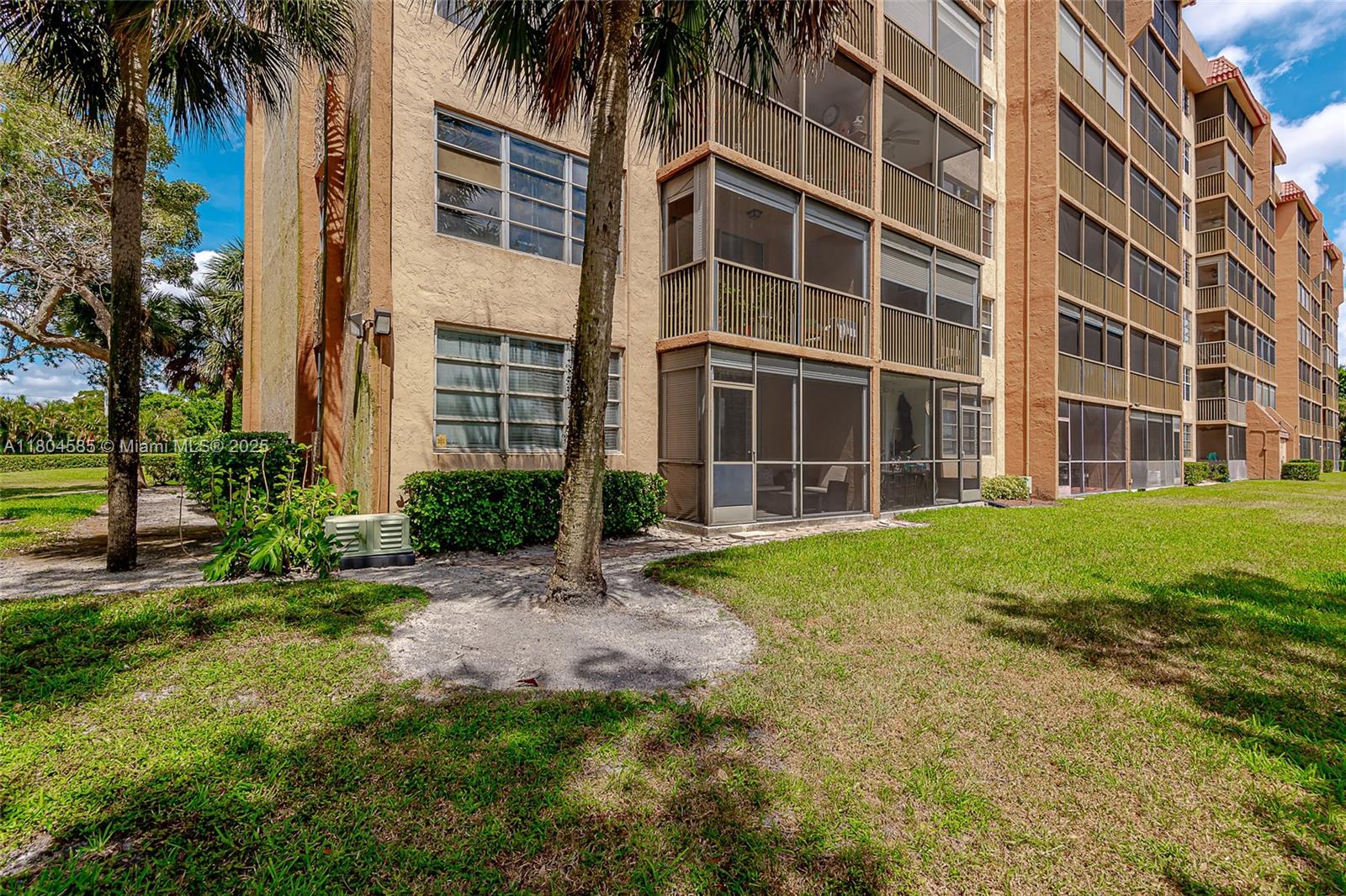 ROLLING HILLS GOLF AND - Residential Lease