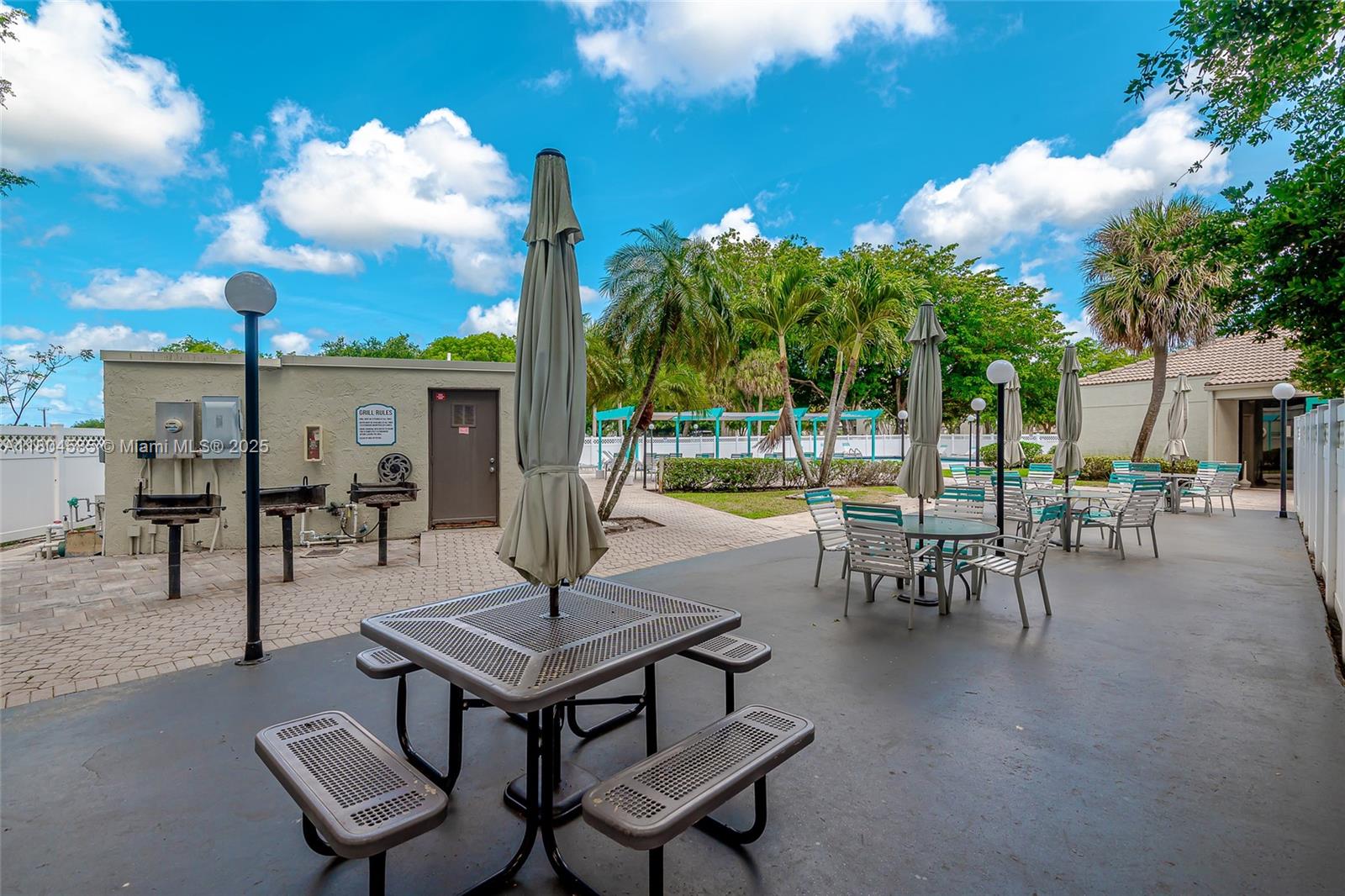 ROLLING HILLS GOLF AND - Residential Lease