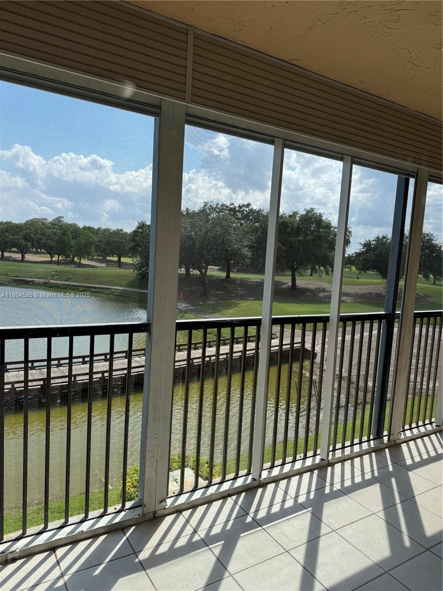 ROLLING HILLS GOLF AND - Residential Lease