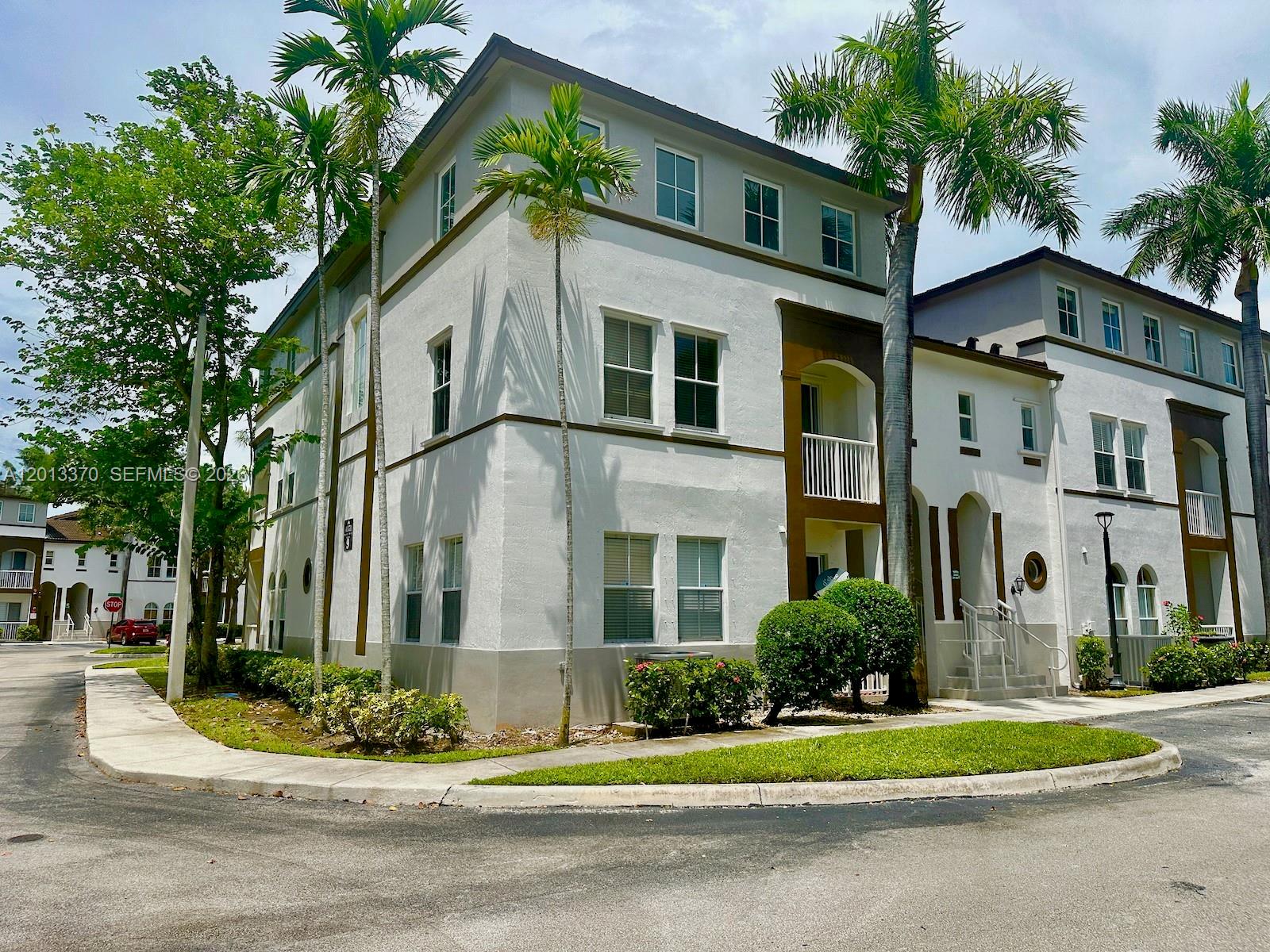 COURTYARDS TWO CONDO - Residential