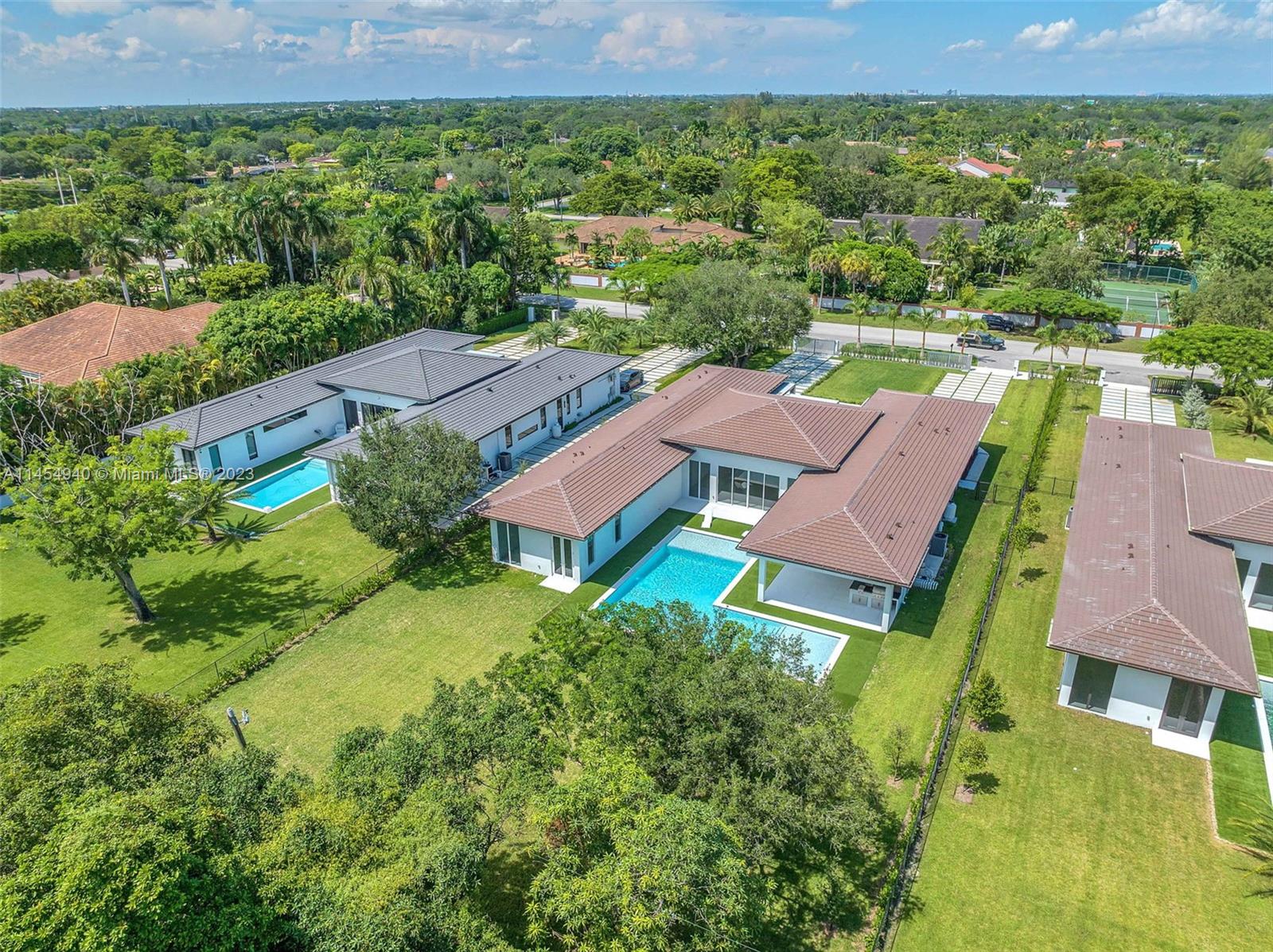 KILLIAN OAKS - Residential