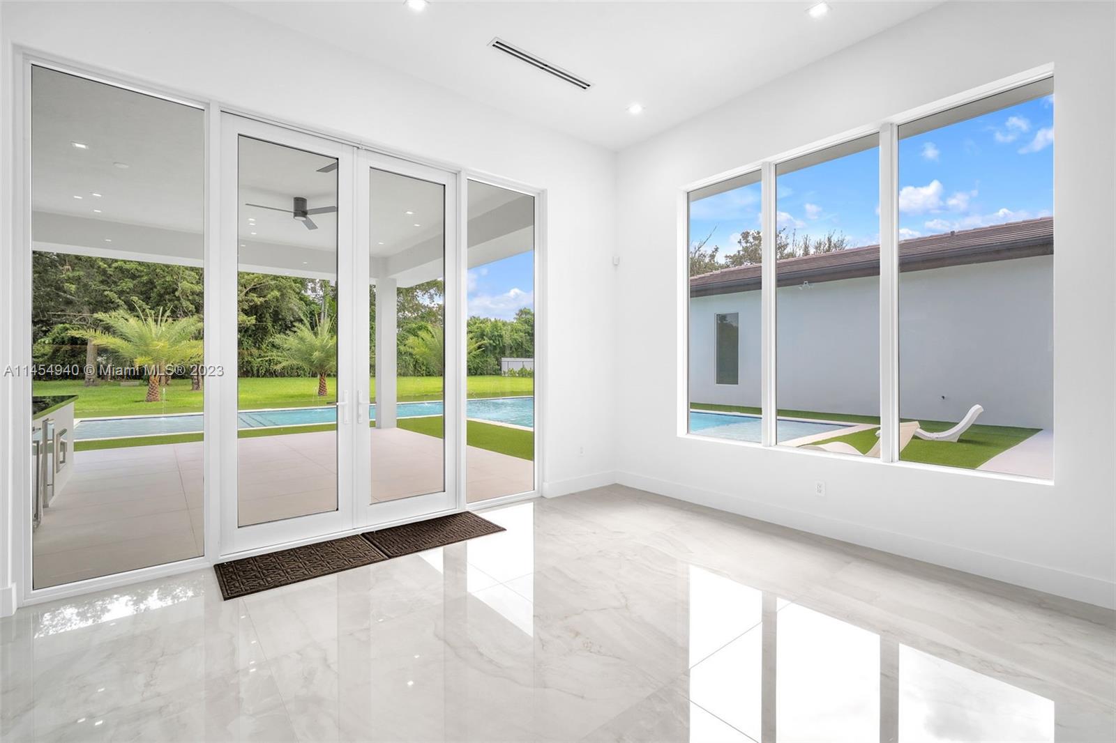 KILLIAN OAKS - Residential