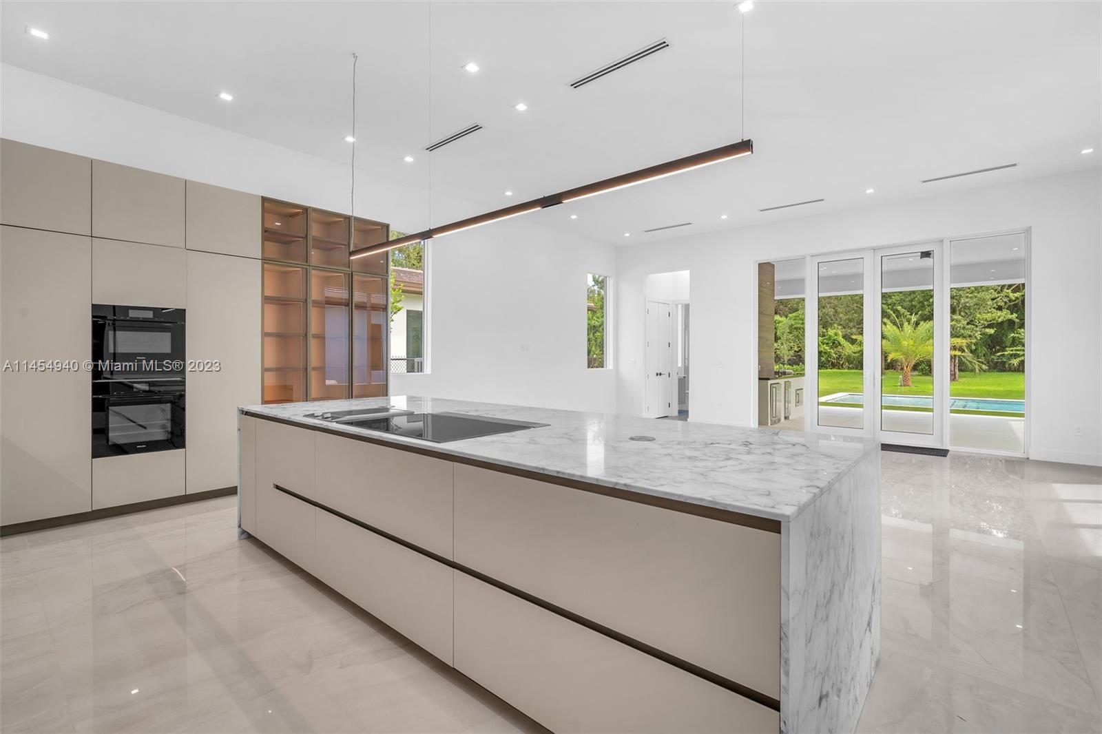 KILLIAN OAKS - Residential