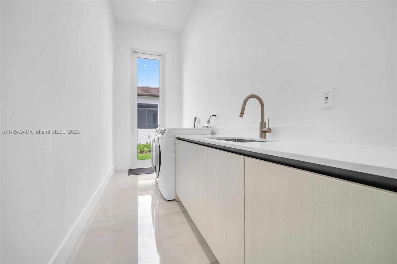 KILLIAN OAKS - Residential