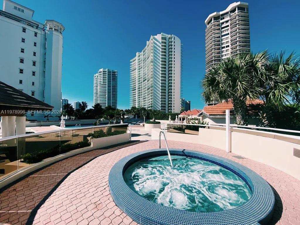 THE LANDMARK CONDO - Residential