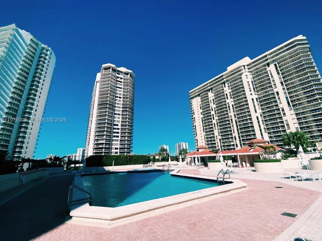 THE LANDMARK CONDO - Residential