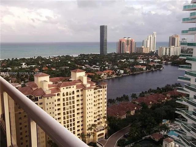 THE LANDMARK CONDO - Residential
