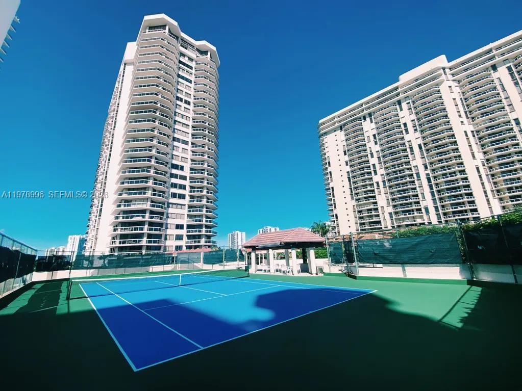 THE LANDMARK CONDO - Residential