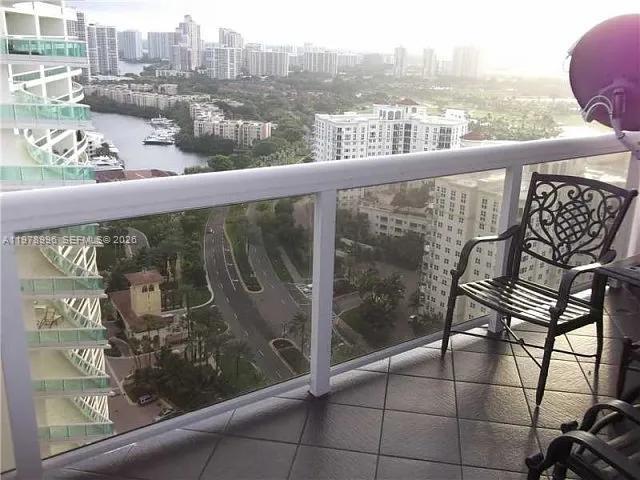 THE LANDMARK CONDO - Residential