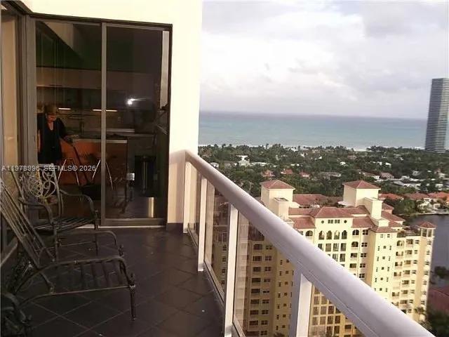 THE LANDMARK CONDO - Residential