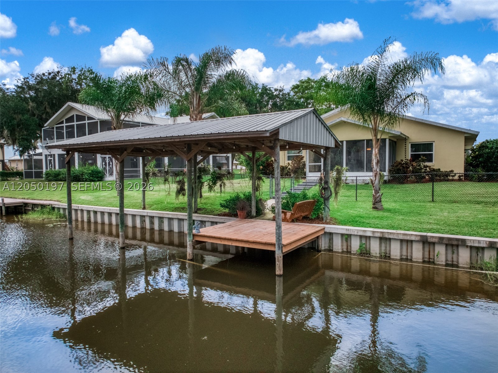 LAKE ISTOKPOGA CANALS - Residential
