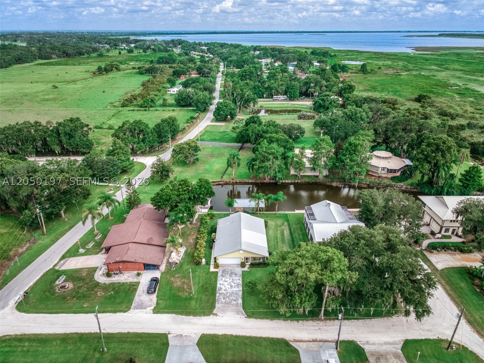 LAKE ISTOKPOGA CANALS - Residential