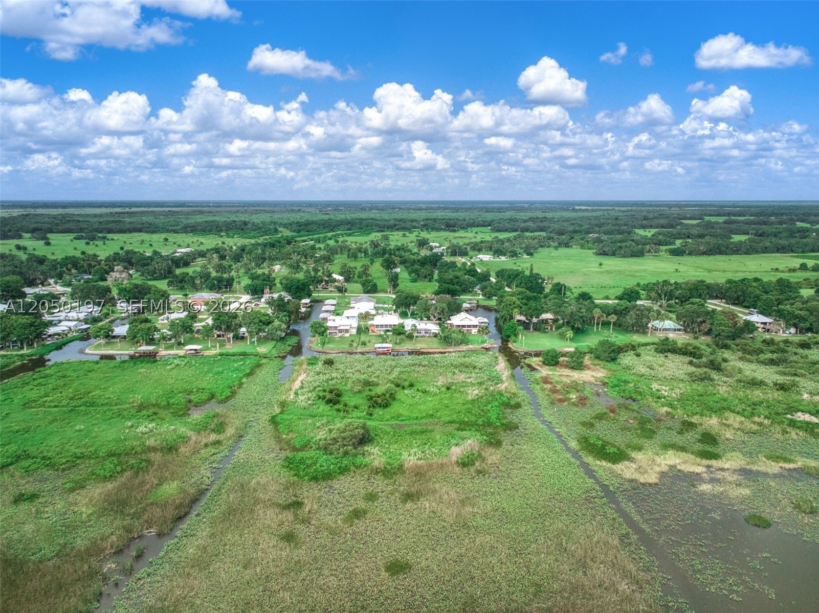 LAKE ISTOKPOGA CANALS - Residential