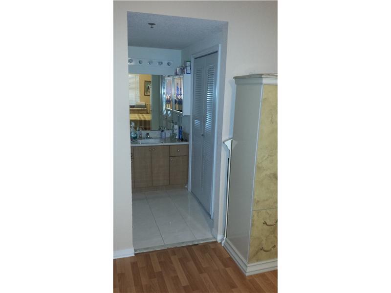 KEYSTONE COURTS CONDO - Residential Lease