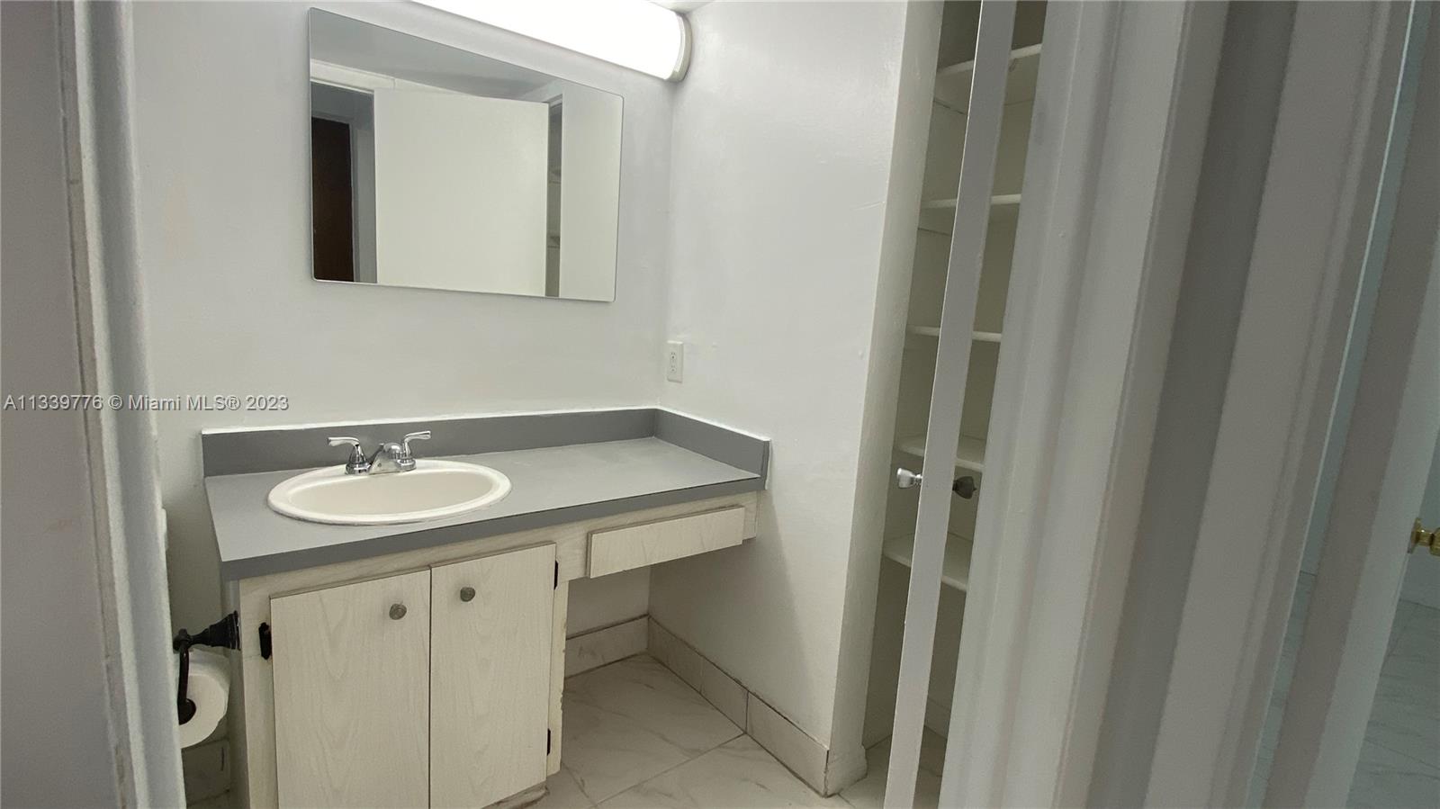 SPANISH TRACE CONDO - Residential Lease