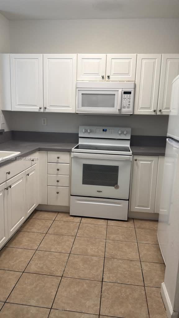 VILLAS AT CARMEL CONDO NO - Residential Lease