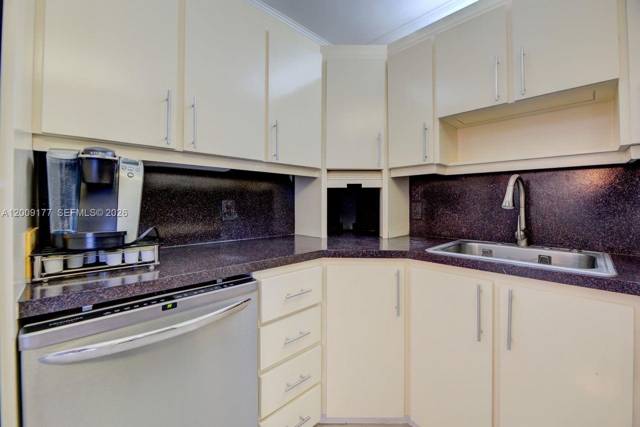 DORSET HOUSE CONDO - Residential
