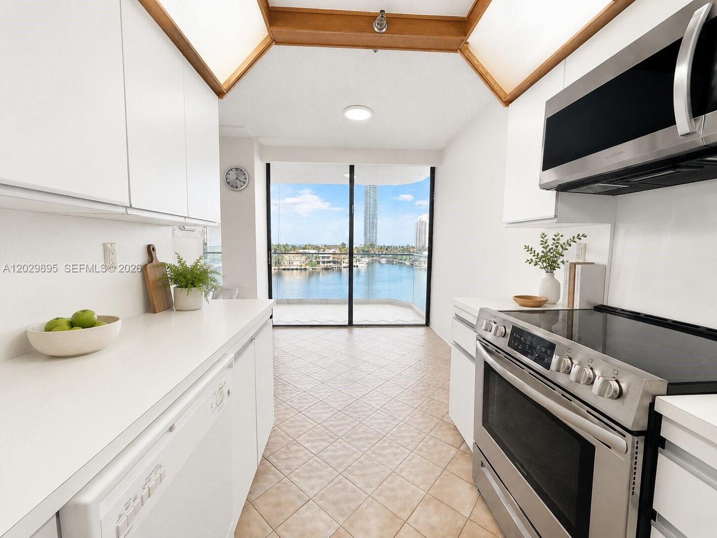 TURNBERRY ISLE CONDO - Residential Lease