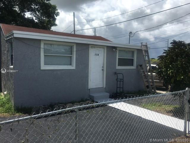 Price to rent right away, perfect for a family, renovated 3 years ago. Neat conditions.