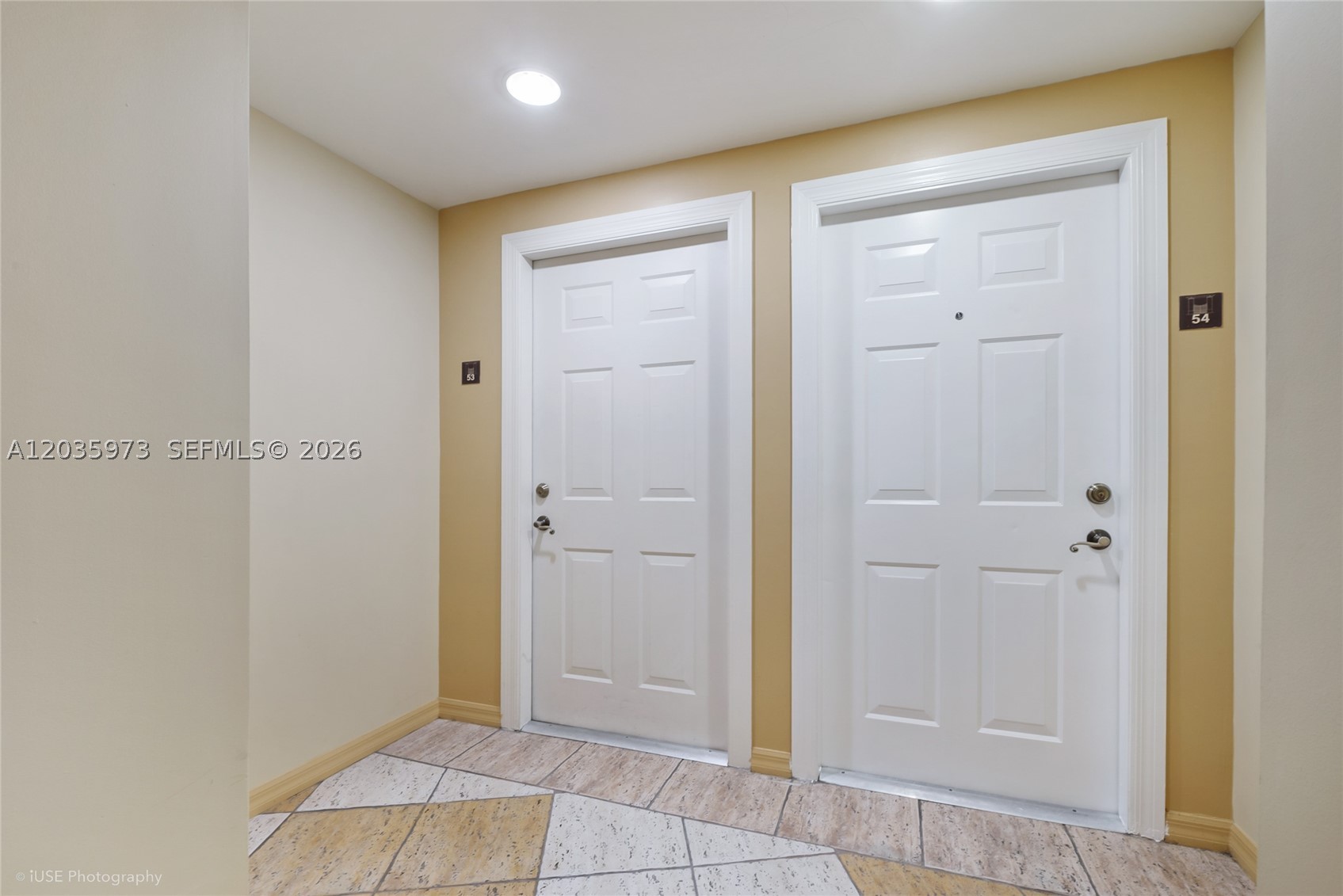 DIXIE GROVE RESIDENCES CO - Residential Lease