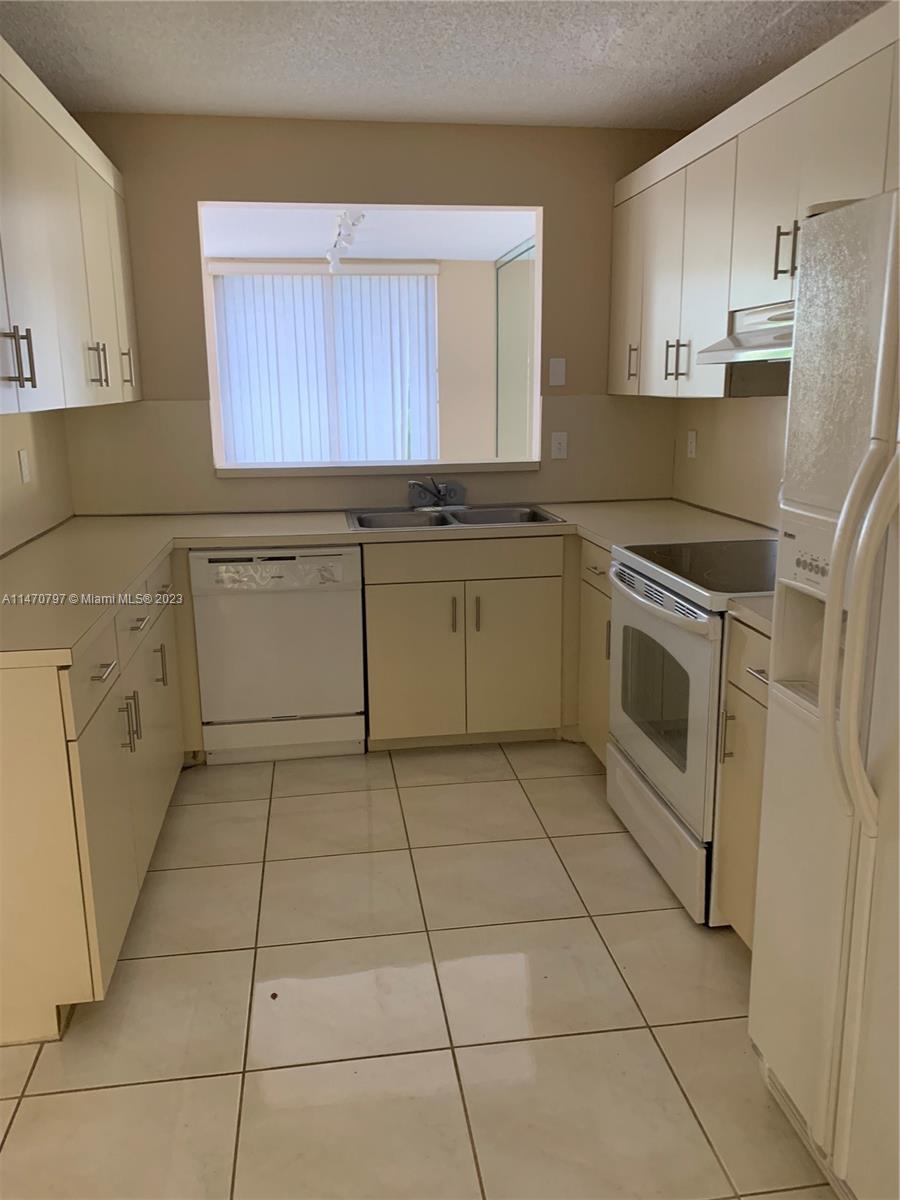COSTA DEL SOL CONDO N - Residential Lease