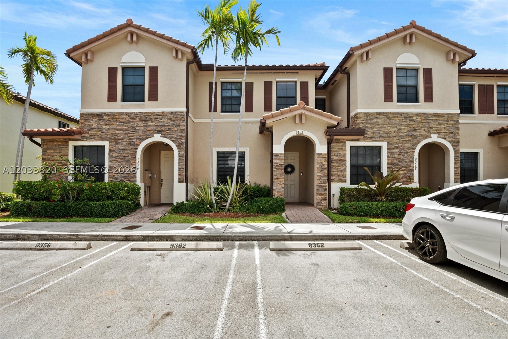 Welcome to this beautiful & updated townhome nestled in the desirable community of Bonterra. Step inside to discover a bright & airy floor plan featuring 2 spacious bedrooms & 2.5 modern bathrooms. The living areas are thoughtfully designed with contemporary finishes, abundant natural light, & upgraded flooring. The kitchen boasts stainless steel appliances, ample cabinetry, & a convenient breakfast bar, making meal preparation a delight. The primary suite offers a private retreat with a generous closet & an en-suite bathroom. Enjoy outdoor living in the professionally turfed fenced backyard, ideal for barbecues, hosting, or simply unwinding. Don’t miss the opportunity to Schedule a private tour today & experience this wonderful property firsthand!