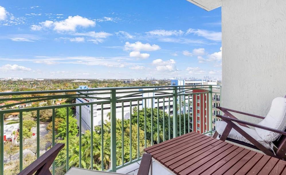 Great value condo just steps from Miracle Mile in the heart of Coral Gables. Turnkey 1/1 unit featuring a full kitchen, updated bathroom, in-unit washer/dryer, and a balcony overlooking Coral Way. One assigned parking space plus visitor parking. Building offers 24-hour security and full amenities including pool, jacuzzi, sauna, BBQ, and gym. Sold fully furnished — just move in. Walk to Miracle Mile in 5 minutes, reach Brickell in 10 minutes by car, the University of Miami in 5 minutes, and Miami International Airport in 15 minutes.