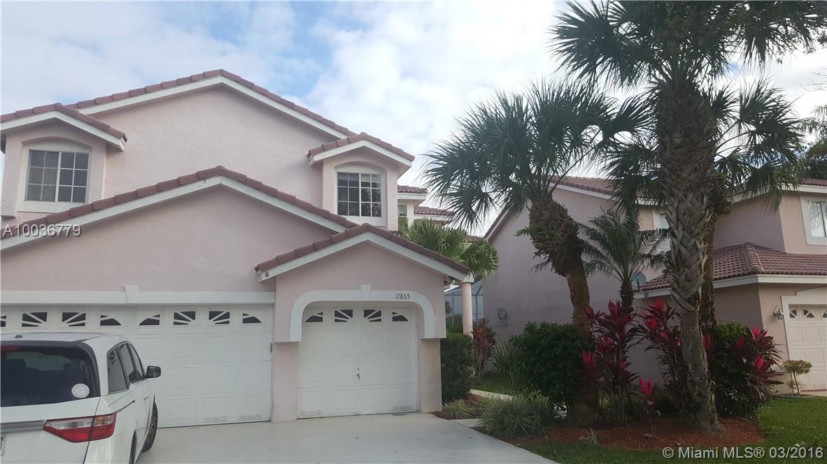 Beautiful 4/2 Lake Home in the community of Emerald Sound of Silver Lakes in the heart of Pembroke Pines. Remodeled kitchen with Granite Countertops, Vaulted ceilings, walk-in closet, screened patio & lakefront view. Located nearPembroke Gardens shopping, restaurants, & highways. Great schools