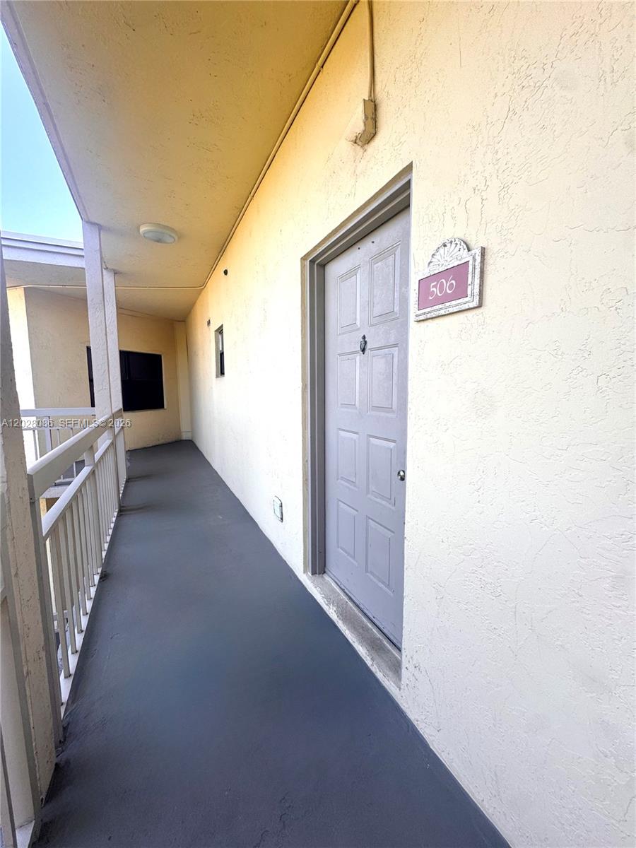 LAS VISTAS AT DORAL CONDO - Residential