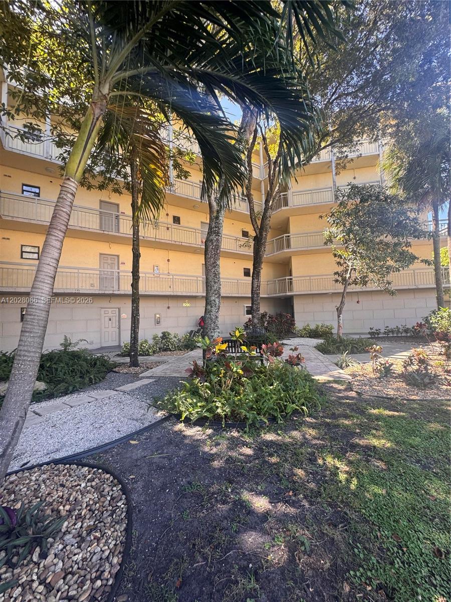 LAS VISTAS AT DORAL CONDO - Residential