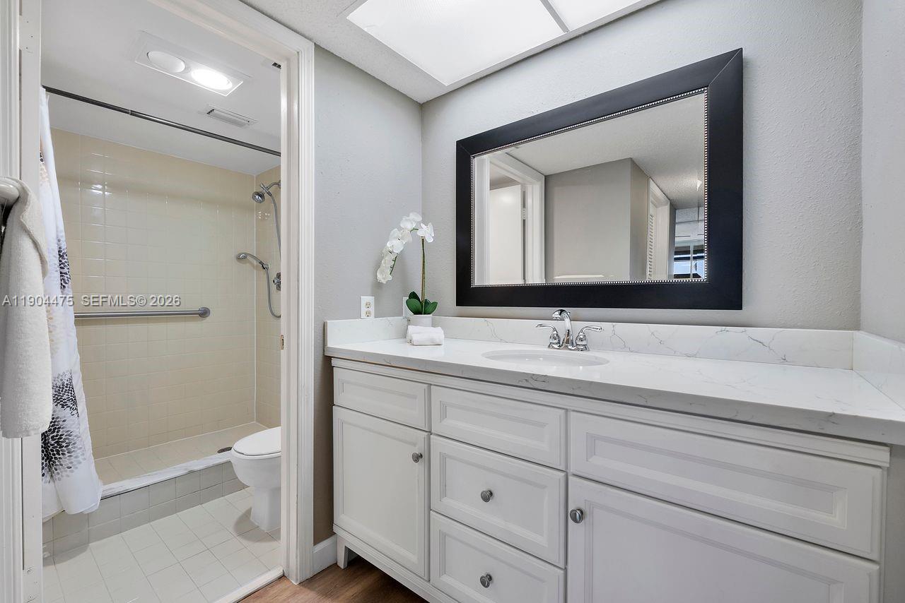 BARWOOD CONDO - Residential
