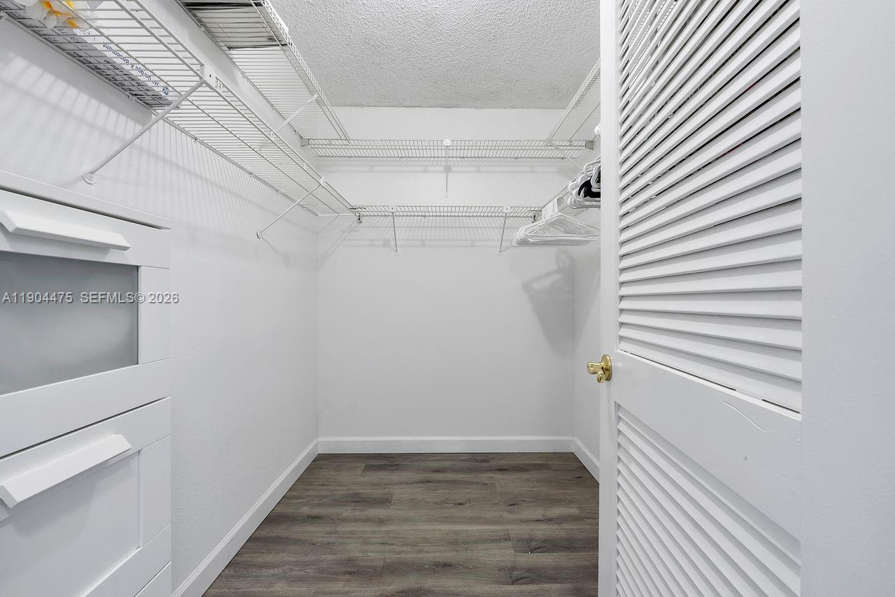 BARWOOD CONDO - Residential