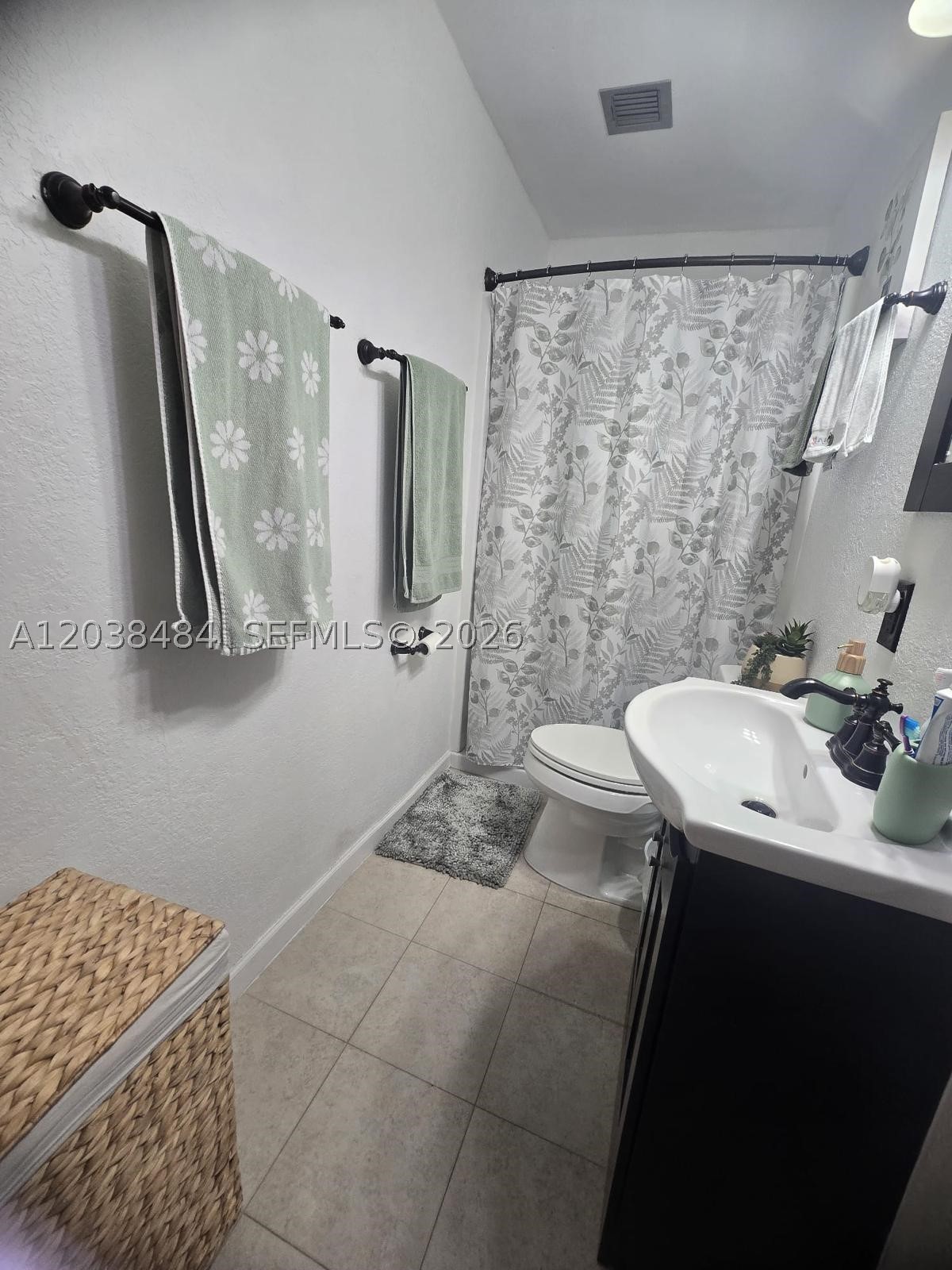 SUNSET WEST SEC 1 - Residential Lease