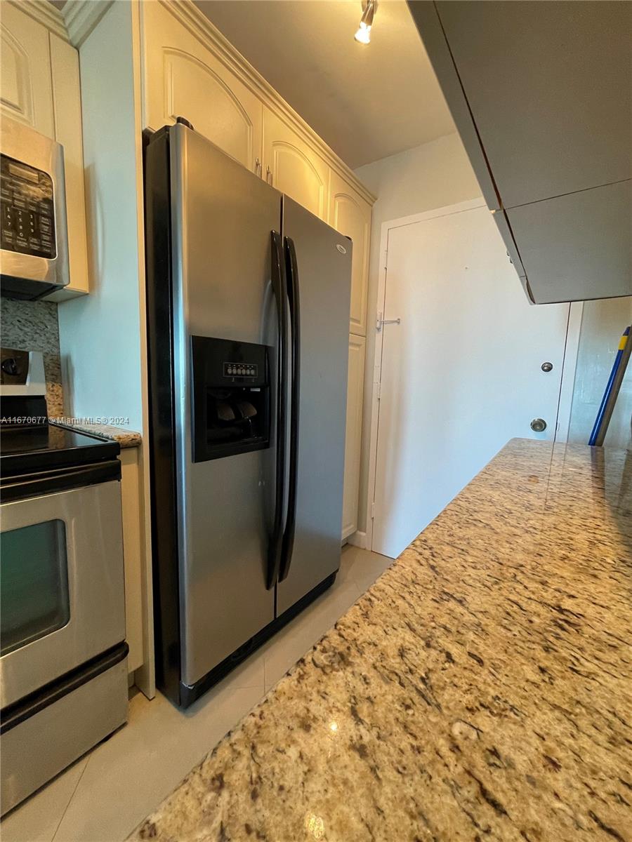 BURLEIGH HOUSE CONDO - Residential Lease