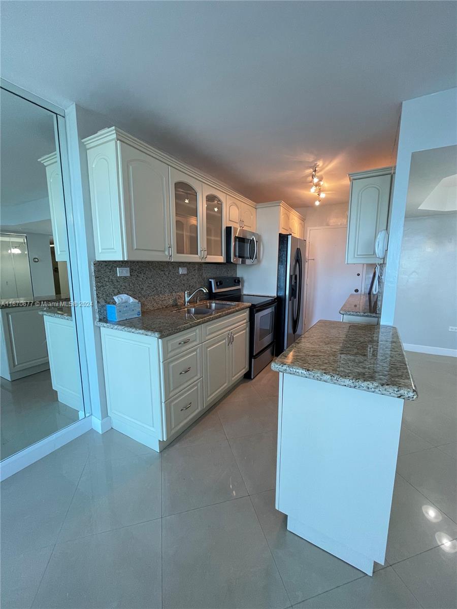 BURLEIGH HOUSE CONDO - Residential Lease